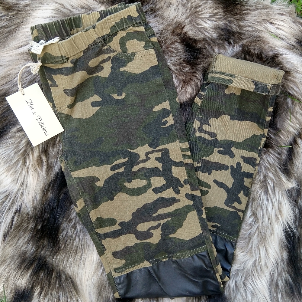 Fashion Nova Camo Skinny Jeggings